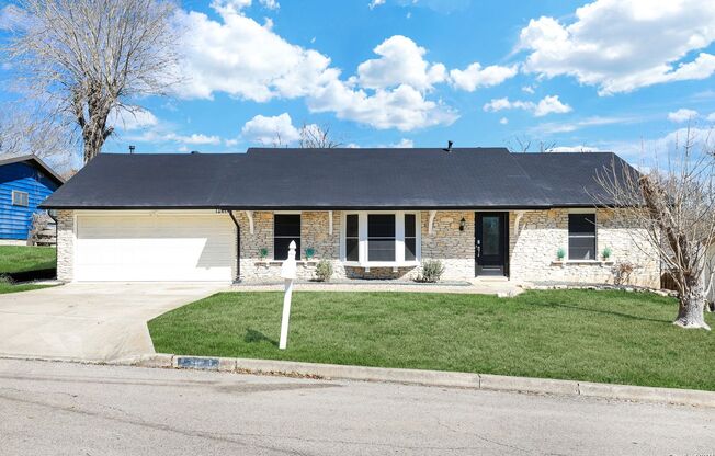 Welcome home to 12614 Moss Hollow!