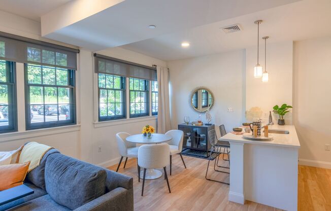 1 bed, 1 bath, 742 sqft, $2,650, Unit 44-103