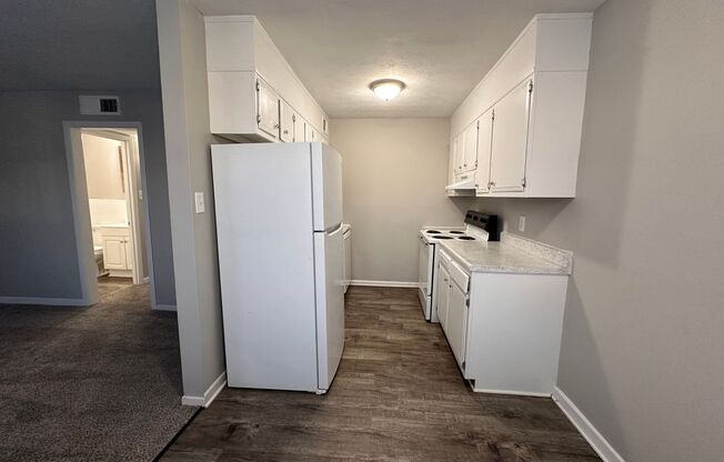 2 beds, 1 bath, $1,275