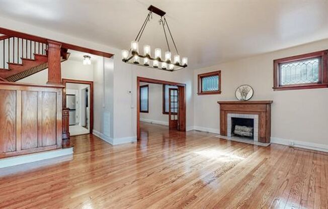 Beautiful Historic Home For Lease!