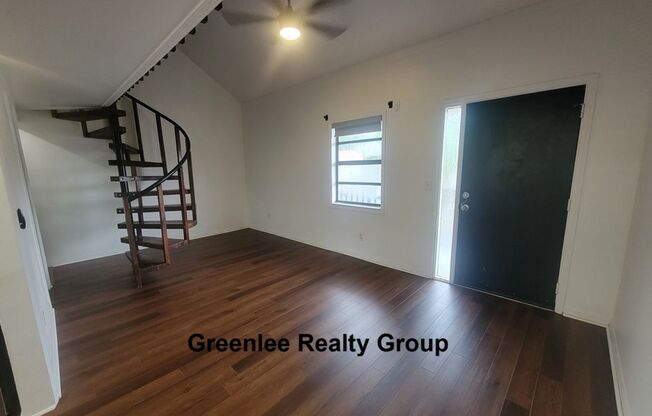 Don't miss this charming 2nd-floor, 1 Bed/1 Bath condo in the desirable Bradford Acres Condos in Clearwater!