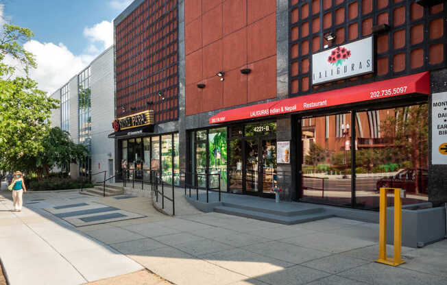 Delicious dining options along Connecticut Avenue NW.