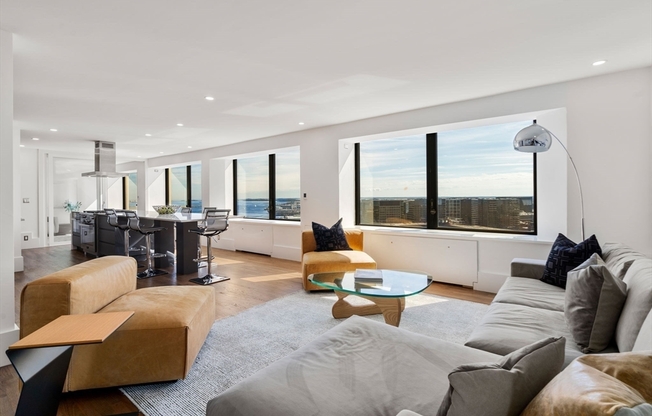 4 beds, 3.5 baths, 2,500 sqft, $17,500, Unit 41 AB