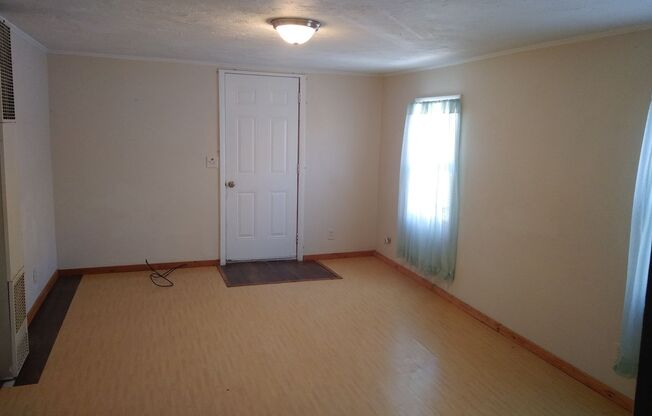 2 beds, 1 bath, $1,000