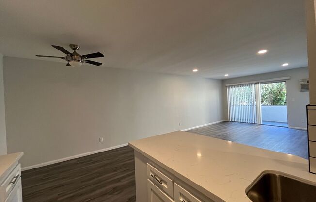 1 bed, 1 bath, 695 sqft, $1,998, Unit 317