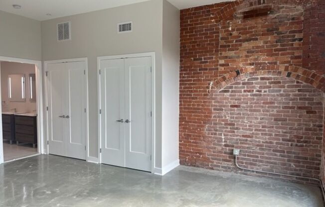 1 bed, 1.5 baths, 943 sqft, $1,975, Unit 1119