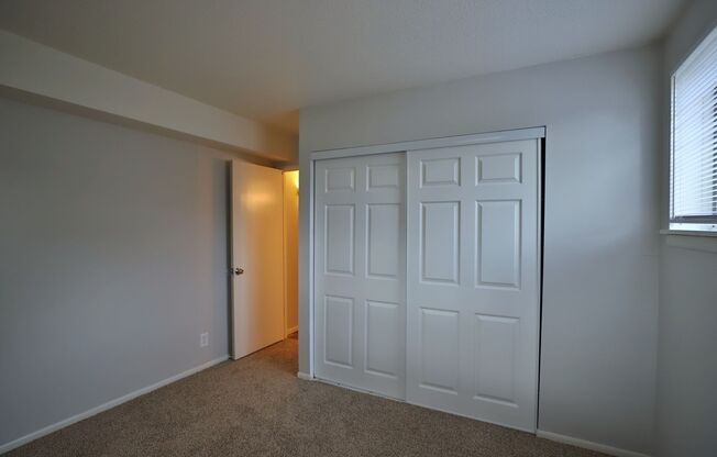 2 beds, 1.5 baths, 920 sqft, $875, Unit 1420 West Glen Avenue Apt 302