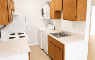 2026 Move-In Special – $500 LEASE SIGNING BONUS!! Cozy 1-Bedroom Apartment with W/D & Parking in Southeast DC