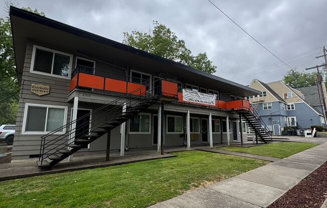 Greekside Apartments