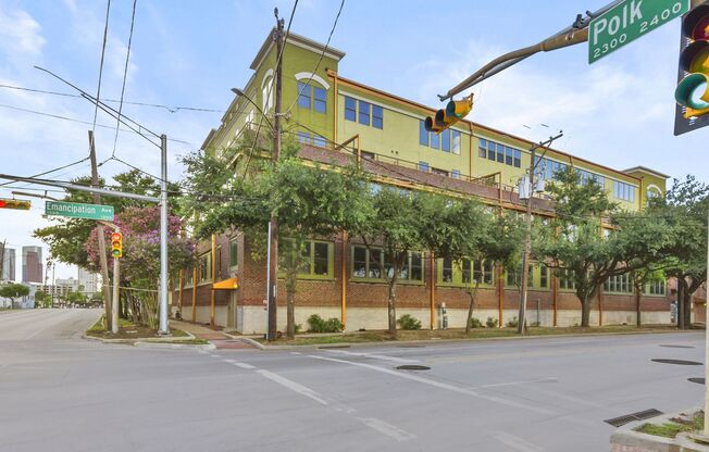 Modern Industrial Loft in EADO