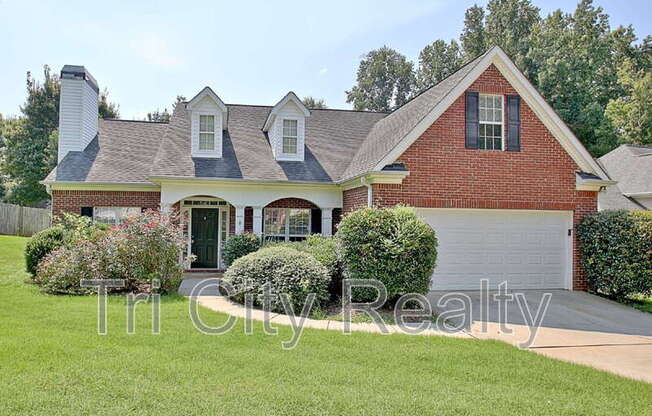 77 PINE CRES