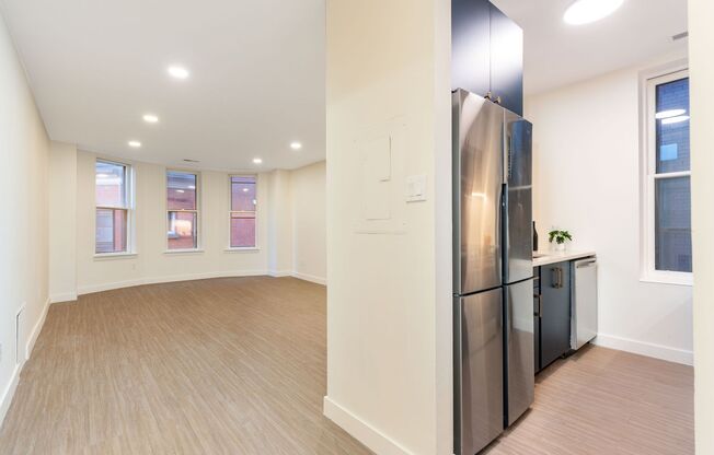 1 bed, 1 bath, 702 sqft, $2,180, Unit A-401