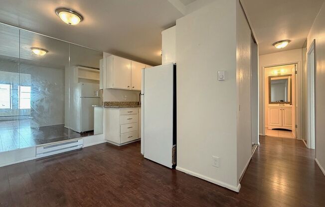 2 beds, 1 bath, 619 sqft, $1,875, Unit 205