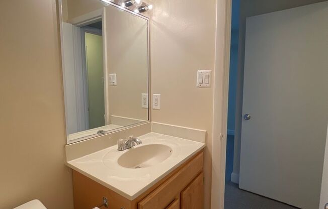 2 beds, 2 baths, 1,000 sqft, $1,975, Unit 14229 #304