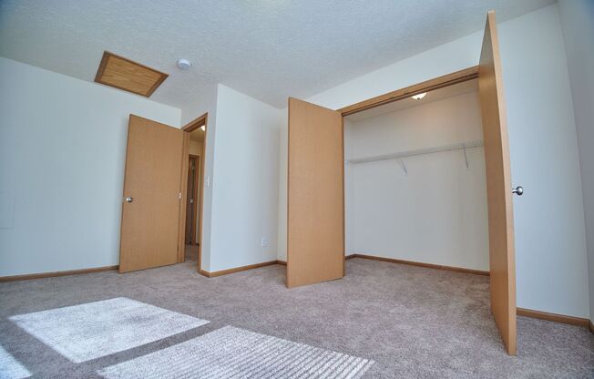 2 beds, 1.5 baths, 1,056 sqft, $1,235, Unit 58W