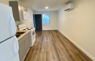 Studio, 1 bath, 400 sqft, $999, Unit 21