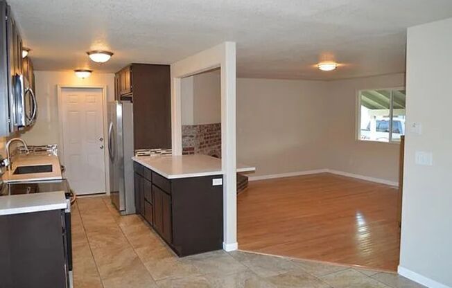 Three bedroom, two bath house less than 5 miles from OIT/Skylakes Medical center