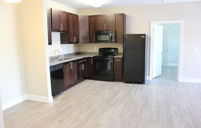 2 beds, 2 baths, $1,525, Unit APARTMENT 204