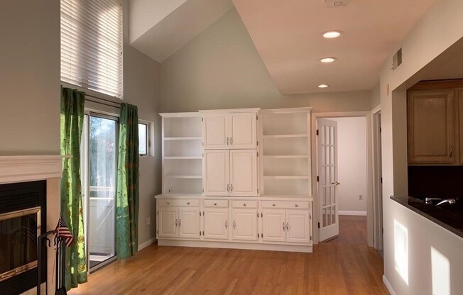 2 beds, 2 baths, 826 sqft, $2,700, Unit D309