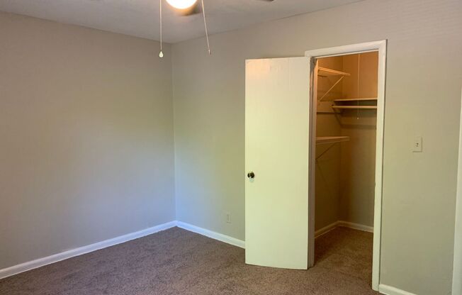 2 beds, 1 bath, $1,299, Unit 05