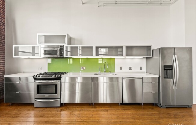 1 bed, 2 baths, 1,189 sqft, $4,500