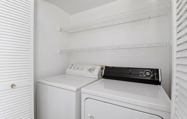 2 beds, 2 baths, $1,200, Unit # 103