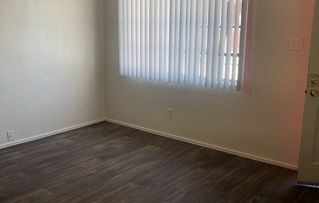 Studio, 1 bath, 380 sqft, $832, Unit 413