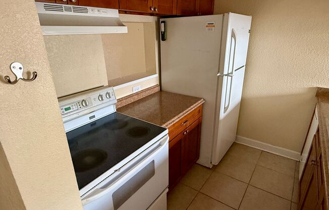 2/1.5 Townhome located in Tampa with Private Parking Spot