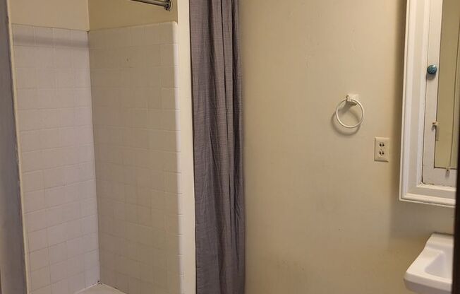 1 bed, 1 bath, 525 sqft, $1,250, Unit 11