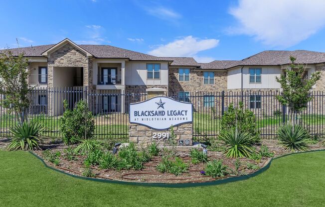 2 beds, 2 baths, 1,039 sqft, $1,616, Unit 1124
