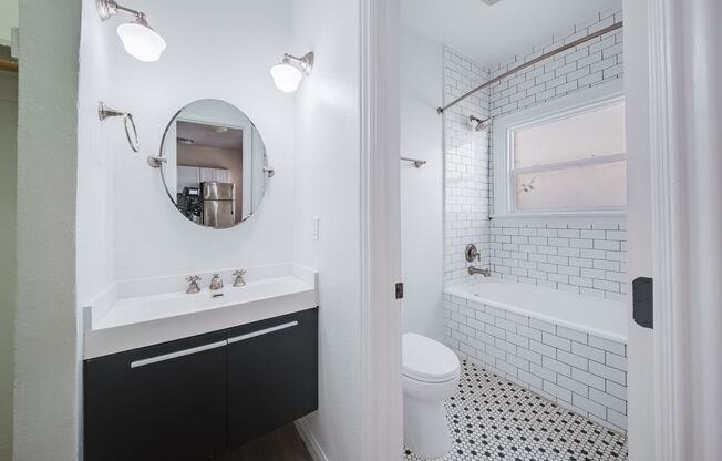 Studio, 1 bath, 350 sqft, $1,395, Unit 406