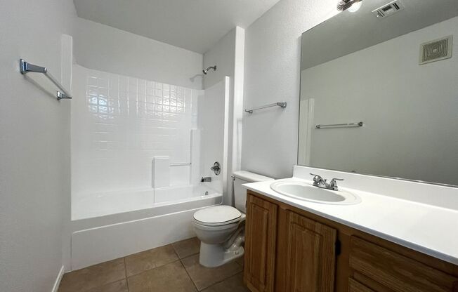 3 beds, 2 baths, $1,675, Unit # 1081