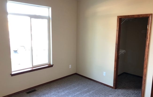 3 beds, 2 baths, $2,595