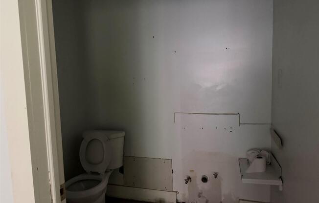 551 KNICKERBOCKER AVE