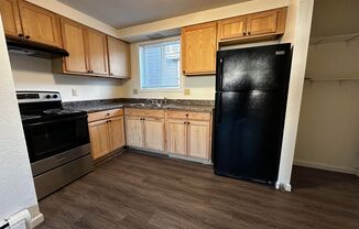 2 beds, 1 bath, 752 sqft, $900, Unit Unit 2