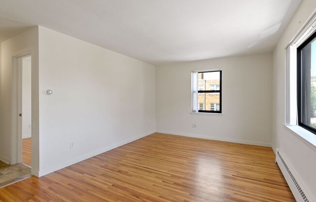 Remodeled 1 Bed w/ tons of storage