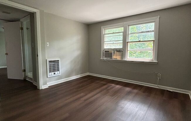 2 beds, 1 bath, $1,700