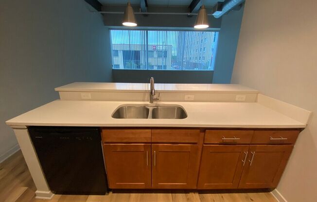 1 bed, 1 bath, 615 sqft, $1,195, Unit Unit 211