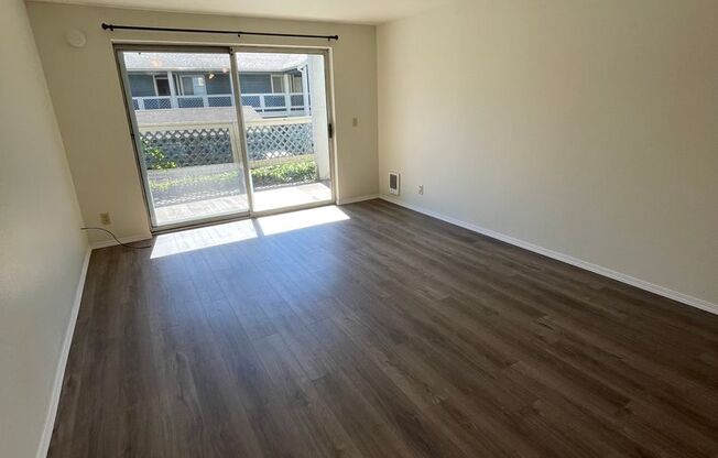 2 beds, 1.5 baths, 900 sqft, $1,550, Unit B105