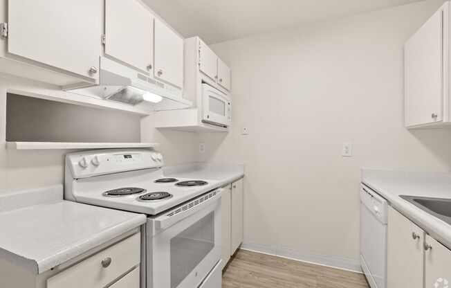 2 beds, 2 baths, 950 sqft, $1,725, Unit CG407