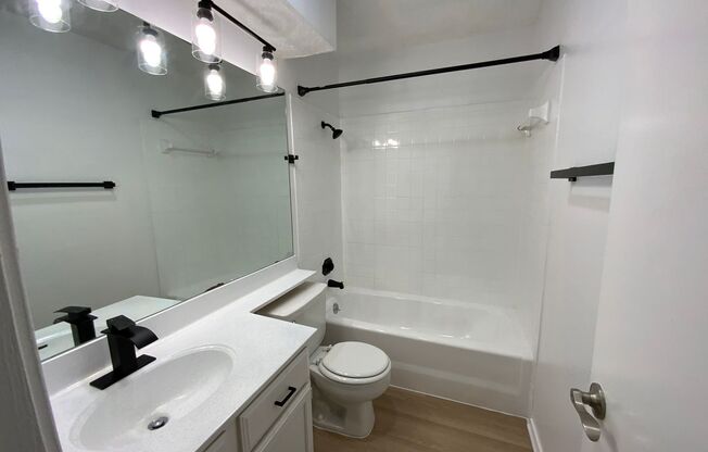 2 beds, 2 baths, 1,080 sqft, $1,695, Unit 9615B