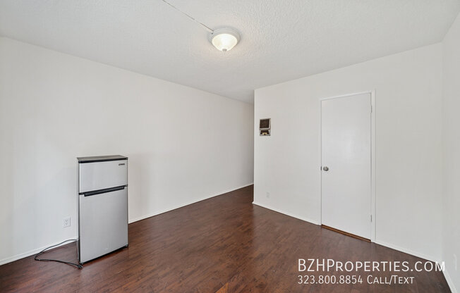 2038 S. HOLT AVE