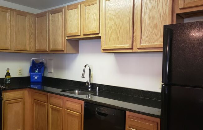3 beds, 2 baths, 1,300 sqft, $2,375, Unit 3331 #203