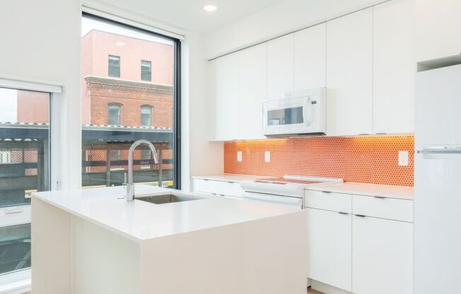 1 bed, 1 bath, 611 sqft, $1,595, Unit N-401