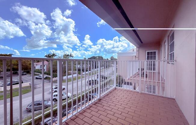 2 beds, 2 baths, 910 sqft, $2,700