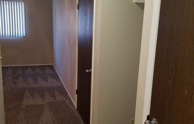 1 bed, 1 bath, 627 sqft, $883, Unit 1521-04