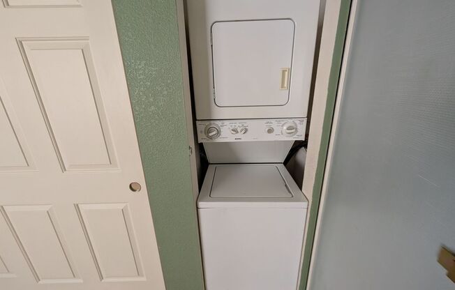 2 beds, 2 baths, $1,300