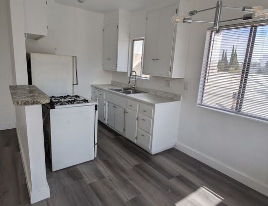 1 bed, 1 bath, 3,337 sqft, $2,000, Unit 3