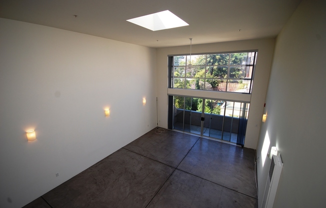 1 bed, 1.5 baths, 962 sqft, $3,600, Unit 122