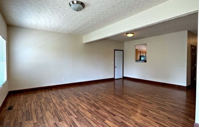 3 beds, 2.5 baths, 1,960 sqft, $1,950, Unit 317SMA3